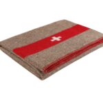 Diverses Schweizer Armeedecke & Kissen